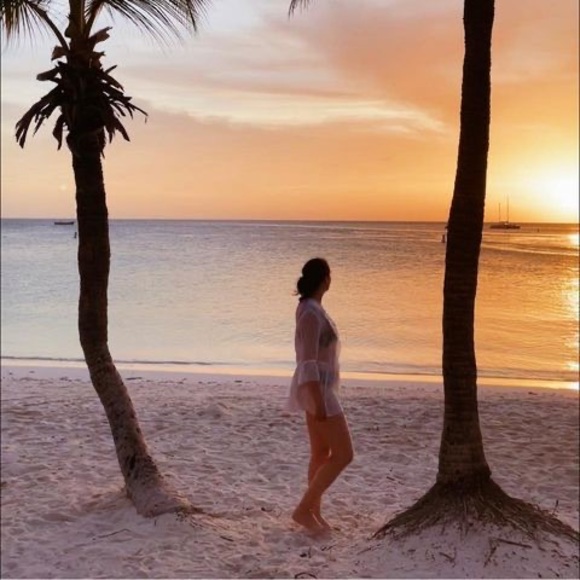 Meet your Posher, Elisa - Picture 1 of 1